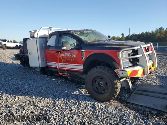 ✅ 2022 Ford F-550 • VIN: 1FD0X5HT6NED43537 • Лот: 77146824. Опубликован ранее на Copart с пробегом Не указан. Бесплатный доступ к архиву аукционных продаж из США и подробный отчёт об истории автомобиля на DreamBid. Изображение 4.