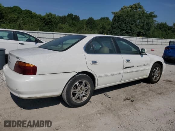 ✅ 1999 Acura TL • VIN: 19UUA5648XA005751 • Lot: 67961345. Listed on Copart with 215,102 mi. Free auction sales archive from the USA and detailed vehicle history report at DreamBid. Image 3.