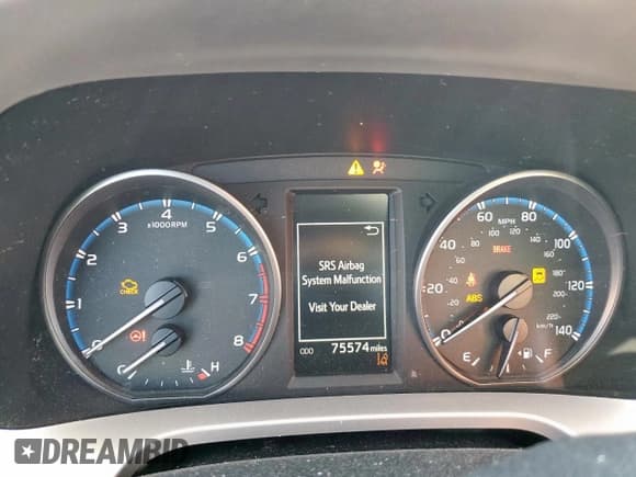 ✅ 2018 Toyota RAV4 XLE • VIN: JTMWFREV0JJ199399 • Lot: 92922985. Listed on Copart with 75,574 mi. Free auction sales archive from the USA and detailed vehicle history report at DreamBid. Image 9.