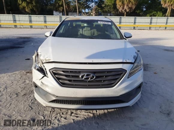 ✅ 2016 Hyundai Sonata Limited • VIN: 5NPE34AF3GH313693 • Lot: 91439765. Listed on Copart with 167,235 mi. Free auction sales archive from the USA and detailed vehicle history report at DreamBid. Image 5.