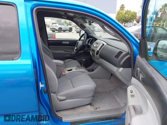 ✅ 2008 Toyota Tacoma PreRunner • VIN: 5TEJU62N78Z519482 • Lot: 43675908. Wystawiony na IAAI z przebiegiem 187 664 mil. Bezpłatny archiwum sprzedaży aukcyjnych z USA i szczegółowy raport historii pojazdu na DreamBid. Zdjęcie 5.