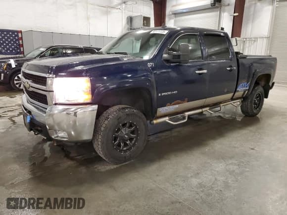 ✅ 2007 Chevrolet Silverado 2500HD 1LT • VIN: 1GCHK23K87F547286 • Лот: 92171725. Опубликован ранее на Copart с пробегом 183 666 миль. Бесплатный доступ к архиву аукционных продаж из США и подробный отчёт об истории автомобиля на DreamBid. Изображение 1.