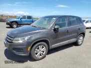 ✅ 2013 Volkswagen Tiguan S • VIN: WVGAV3AXXDW562635 • Lot: 68040565. Wystawiony na Copart z przebiegiem 73 294 mil. Bezpłatny archiwum sprzedaży aukcyjnych z USA i szczegółowy raport historii pojazdu na DreamBid. Zdjęcie 1.