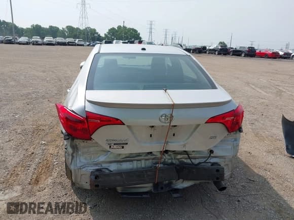 ✅ 2017 Toyota Corolla L • VIN: 5YFBURHE2HP635952 • Лот: 42483150. Опубликован ранее на IAAI с пробегом 106 553 миль. Бесплатный доступ к архиву аукционных продаж из США и подробный отчёт об истории автомобиля на DreamBid. Изображение 16.