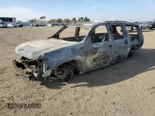 ✅ 2007 Chevrolet Suburban LT • VIN: 1GNFC16047J284971 • Lot: 77871293. Wystawiony na Copart z przebiegiem Nie podano. Bezpłatny archiwum sprzedaży aukcyjnych z USA i szczegółowy raport historii pojazdu na DreamBid. Zdjęcie 1.