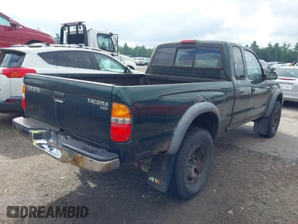 ✅ 2003 Toyota Tacoma • VIN: 5TEWM72N83Z292470 • Lot: 42883719. Listed on IAAI with 133,447 mi. Free auction sales archive from the USA and detailed vehicle history report at DreamBid. Image 4.