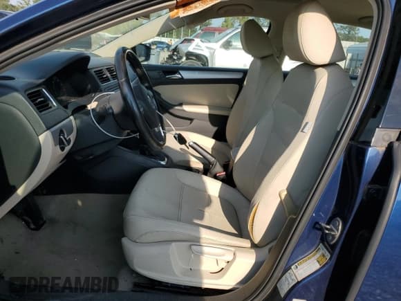 ✅ 2011 Volkswagen Jetta SEL • VIN: 3VWLX7AJ3BM338529 • Лот: 81765015. Опубликован ранее на Copart с пробегом 200 170 миль. Бесплатный доступ к архиву аукционных продаж из США и подробный отчёт об истории автомобиля на DreamBid. Изображение 7.