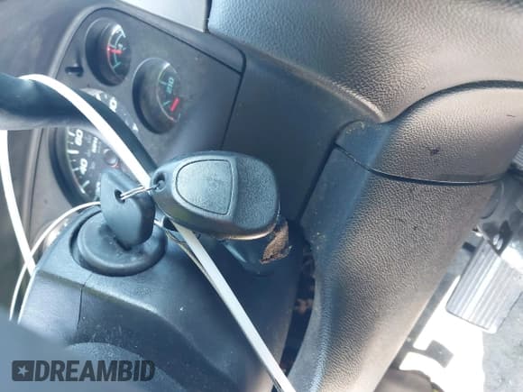 ✅ 2014 Chevrolet Suburban LT • VIN: 1GNSKJE74ER154882 • Lot: 43539759. Wystawiony na IAAI z przebiegiem 205 972 mil. Bezpłatny archiwum sprzedaży aukcyjnych z USA i szczegółowy raport historii pojazdu na DreamBid. Zdjęcie 11.