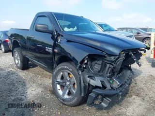 2013 Ram 1500 Express z VIN 3C6JR6AT5DG509659, wystawiony jako IAAI lot #42682018 z przebiegiem 138 816 mil mil oraz . Historia ofert i sprzedaży dostępna na DreamBid. Obrazek 1.