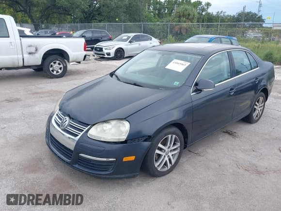 ✅ 2006 Volkswagen Jetta 2.5L • VIN: 3VWSF71K16M749456 • Лот: 43065965. Опубликован ранее на IAAI с пробегом 131 691 миль. Бесплатный доступ к архиву аукционных продаж из США и подробный отчёт об истории автомобиля на DreamBid. Изображение 12.