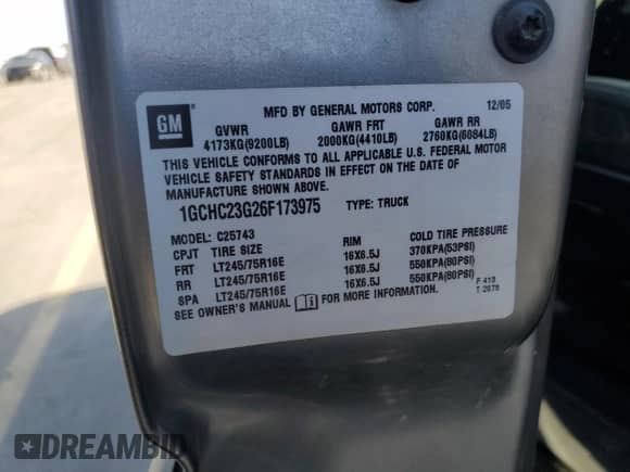 ✅ 2006 Chevrolet Silverado 2500HD LT2 • VIN: 1GCHC23G26F173975 • Lot: 82611505. Wystawiony na Copart z przebiegiem 139 492 mil. Bezpłatny archiwum sprzedaży aukcyjnych z USA i szczegółowy raport historii pojazdu na DreamBid. Zdjęcie 12.