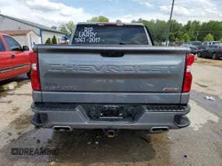 ✅ 2021 Chevrolet Silverado 1500 RST • VIN: 3GCUYEED3MG421988 • Lot: 63617804. Wystawiony na Copart z przebiegiem 56 711 mil. Bezpłatny archiwum sprzedaży aukcyjnych z USA i szczegółowy raport historii pojazdu na DreamBid. Zdjęcie 6.