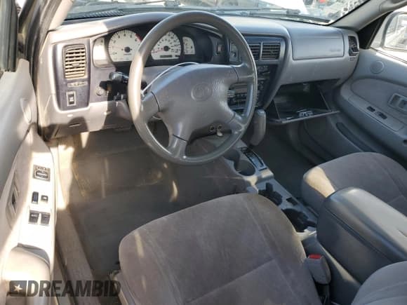 ✅ 2002 Toyota Tacoma PreRunner • VIN: 5TESN92N12Z105477 • Lot: 92028695. Listed on Copart with 284,953 mi. Free auction sales archive from the USA and detailed vehicle history report at DreamBid. Image 8.