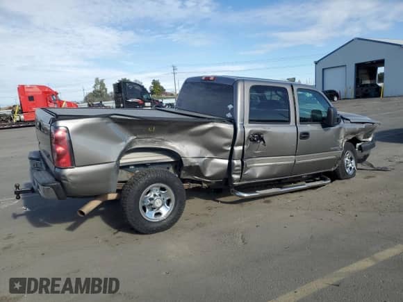 ✅ 2006 Chevrolet Silverado 2500HD LT2 • VIN: 1GCHC23G26F173975 • Lot: 82611505. Wystawiony na Copart z przebiegiem 139 492 mil. Bezpłatny archiwum sprzedaży aukcyjnych z USA i szczegółowy raport historii pojazdu na DreamBid. Zdjęcie 3.