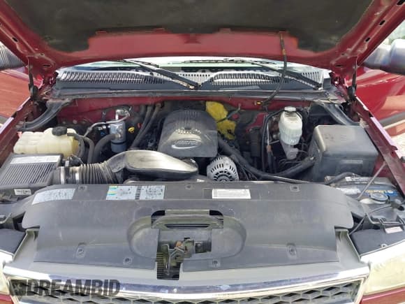 ✅ 2005 Chevrolet Silverado 2500HD LS • VIN: 1GCHK23UX5F970479 • Lot: 42342835. Wystawiony na IAAI z przebiegiem 259 879 mil. Bezpłatny archiwum sprzedaży aukcyjnych z USA i szczegółowy raport historii pojazdu na DreamBid. Zdjęcie 10.