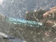 ✅ 2023 Jeep Grand Cherokee Overland • VIN: 1C4RJYD64P8826749 • Лот: 67536475. Опубликован ранее на Copart с пробегом 8 миль. Бесплатный доступ к архиву аукционных продаж из США и подробный отчёт об истории автомобиля на DreamBid. Изображение 10.