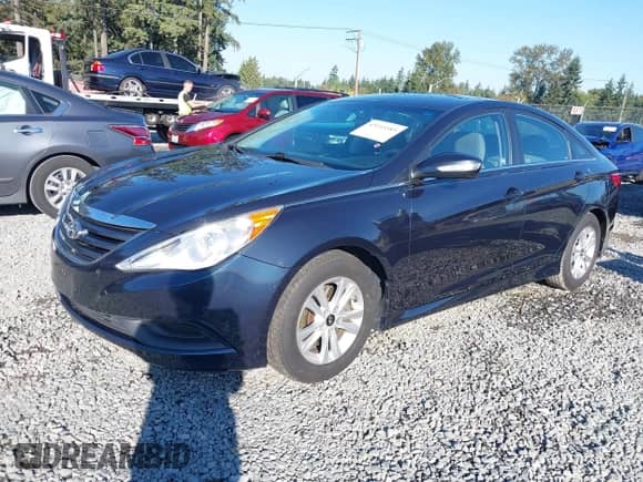 2014 Hyundai Sonata GLS with VIN 5NPEB4AC1EH822042, listed as a IAAI auction lot 43235585 with 137,540 mi miles and . Bid and sale history available at DreamBid. Image 2.