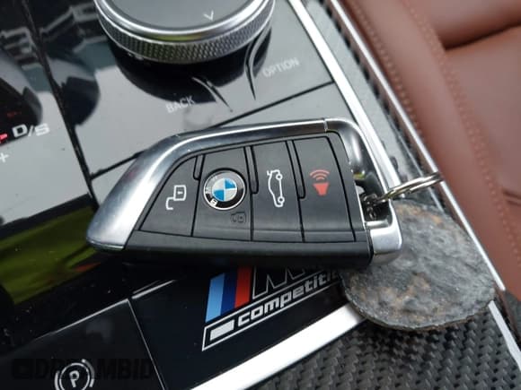 ✅ 2022 BMW M3 Competition xDrive • VIN: WBS43AY00NFN20909 • Lot: 43573787. Wystawiony na IAAI z przebiegiem 16 279 mil. Bezpłatny archiwum sprzedaży aukcyjnych z USA i szczegółowy raport historii pojazdu na DreamBid. Zdjęcie 11.