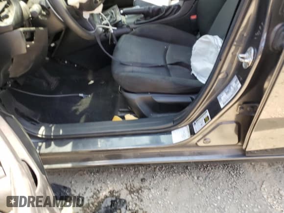 ✅ 2015 Mazda 3 i Sport • VIN: 3MZBM1U77FM200189 • Lot: 63221265. Wystawiony na Copart z przebiegiem 141 658 mil. Bezpłatny archiwum sprzedaży aukcyjnych z USA i szczegółowy raport historii pojazdu na DreamBid. Zdjęcie 9.