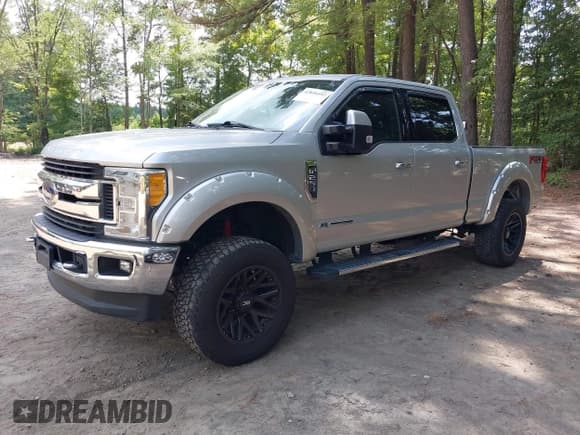 ✅ 2017 Ford F-250 Lariat • VIN: 1FT7W2BT7HEC06656 • Lot: 42826452. Wystawiony na IAAI z przebiegiem 123 947 mil. Bezpłatny archiwum sprzedaży aukcyjnych z USA i szczegółowy raport historii pojazdu na DreamBid. Zdjęcie 2.