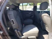 ✅ 2018 Chevrolet Traverse LT Cloth • VIN: 1GNERGKW2JJ160342 • Lot: 70833964. Wystawiony na Copart z przebiegiem 53 659 mil. Bezpłatny archiwum sprzedaży aukcyjnych z USA i szczegółowy raport historii pojazdu na DreamBid. Zdjęcie 11.