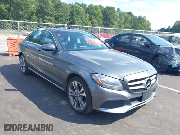 ✅ 2018 Mercedes-Benz C 300 • VIN: 55SWF4KB8JU280931 • Lot: 43148785. Wystawiony na IAAI z przebiegiem 96 157 mil. Bezpłatny archiwum sprzedaży aukcyjnych z USA i szczegółowy raport historii pojazdu na DreamBid. Zdjęcie 1.