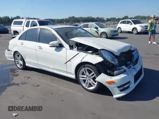 ✅ 2012 Mercedes-Benz C 250 Sport • VIN: WDDGF4HB2CR195664 • Lot: 43757028. Wystawiony na IAAI z przebiegiem 92 115 mil. Bezpłatny archiwum sprzedaży aukcyjnych z USA i szczegółowy raport historii pojazdu na DreamBid. Zdjęcie 1.