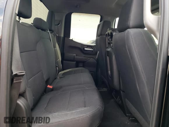 ✅ 2019 Chevrolet Silverado 1500 Custom Trail Boss • VIN: 1GCRYCEF6KZ267799 • Lot: 71669705. Wystawiony na Copart z przebiegiem 110 171 mil. Bezpłatny archiwum sprzedaży aukcyjnych z USA i szczegółowy raport historii pojazdu na DreamBid. Zdjęcie 10.