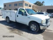 ✅ 2007 Ford F-350 XL • VIN: 1FDSF34527EB35312 • Lot: 42278054. Wystawiony na IAAI z przebiegiem 152 699 mil. Bezpłatny archiwum sprzedaży aukcyjnych z USA i szczegółowy raport historii pojazdu na DreamBid. Zdjęcie 1.