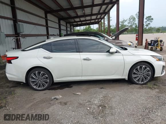 ✅ 2023 Nissan Altima SL • VIN: 1N4BL4EW2PN373533 • Лот: 43058817. Опубликован ранее на IAAI с пробегом 47 527 миль. Бесплатный доступ к архиву аукционных продаж из США и подробный отчёт об истории автомобиля на DreamBid. Изображение 13.