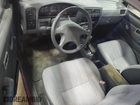 ✅ 1994 Nissan Frontier XE • VIN: 1N6SD16S6RC403596 • Lot: 61856285. Listed on Copart with 152,767 mi. Free auction sales archive from the USA and detailed vehicle history report at DreamBid. Image 8.