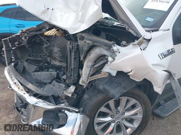 ✅ 2015 Ford F-150 XLT • VIN: 1FTEW1EF1FFC92433 • Lot: 41939150. Wystawiony na IAAI z przebiegiem 145 100 mil. Bezpłatny archiwum sprzedaży aukcyjnych z USA i szczegółowy raport historii pojazdu na DreamBid. Zdjęcie 6.