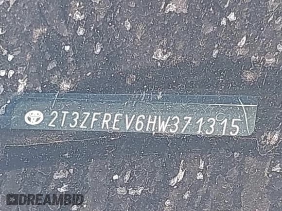 ✅ 2017 Toyota RAV4 LE • VIN: 2T3ZFREV6HW371315 • Lot: 42495989. Wystawiony na IAAI z przebiegiem 154 702 mil. Bezpłatny archiwum sprzedaży aukcyjnych z USA i szczegółowy raport historii pojazdu na DreamBid. Zdjęcie 9.