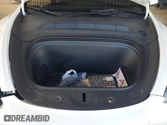 ✅ 2024 Tesla Model Y Long Range • VIN: 7SAYGDEE1RA257600 • Лот: 89577555. Опубликован ранее на Copart с пробегом 37 509 миль. Бесплатный доступ к архиву аукционных продаж из США и подробный отчёт об истории автомобиля на DreamBid. Изображение 11.