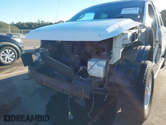 ✅ 2009 Nissan Titan LE • VIN: 1N6BA07D79N318614 • Lot: 43460475. Listed on IAAI with 232,157 mi. Free auction sales archive from the USA and detailed vehicle history report at DreamBid. Image 6.