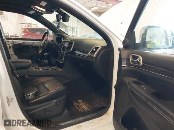 ✅ 2015 Jeep Grand Cherokee Overland • VIN: 1C4RJFCG6FC956820 • Lot: 41644453. Listed on IAAI with 149,339 mi. Free auction sales archive from the USA and detailed vehicle history report at DreamBid. Image 5.