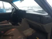 ✅ 2003 Chevrolet Suburban LS • VIN: 3GNEC16Z03G157690 • Lot: 43708192. Listed on IAAI with 425,029 mi. Free auction sales archive from the USA and detailed vehicle history report at DreamBid. Image 5.