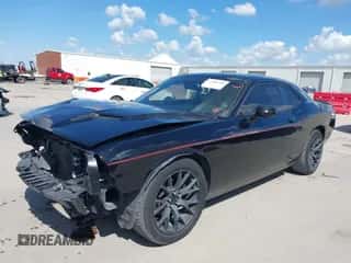 2015 Dodge Challenger SXT z VIN 2C3CDZAG3FH709256, wystawiony jako IAAI lot #43387205 z przebiegiem 112 816 mil mil oraz . Historia ofert i sprzedaży dostępna na DreamBid. Obrazek 2.