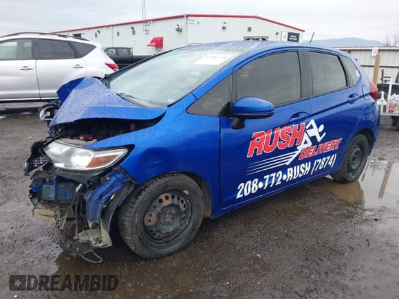 ✅ 2018 Honda Fit LX • VIN: 3HGGK5H42JM715911 • Lot: 43702718. Listed on IAAI with 387,826 mi. Free auction sales archive from the USA and detailed vehicle history report at DreamBid. Image 18.