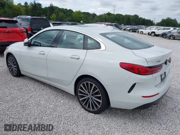 ✅ 2021 BMW 2 Series 228i xDrive • VIN: WBA73AK00M7H06889 • Lot: 43088392. Wystawiony na IAAI z przebiegiem 46 042 mil. Bezpłatny archiwum sprzedaży aukcyjnych z USA i szczegółowy raport historii pojazdu na DreamBid. Zdjęcie 3.