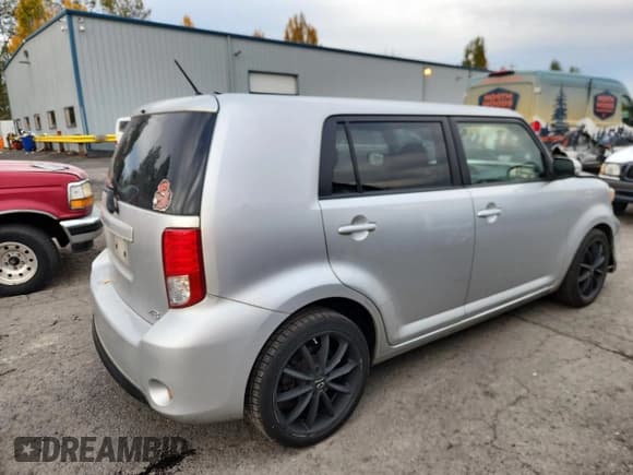 ✅ 2014 Scion xB • VIN: JTLZE4FE2EJ056062 • Lot: 90848005. Listed on Copart with 133,833 mi. Free auction sales archive from the USA and detailed vehicle history report at DreamBid. Image 3.