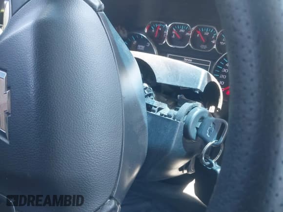 ✅ 2015 Chevrolet Silverado 2500HD LT • VIN: 1GC2CVE87FZ500852 • Lot: 43023197. Listed on IAAI with 214,790 mi. Free auction sales archive from the USA and detailed vehicle history report at DreamBid. Image 18.