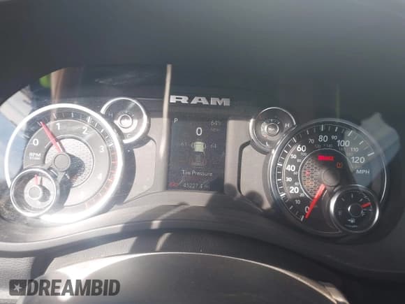 ✅ 2024 Ram 2500 Big Horn • VIN: 3C6UR5DL5RG311173 • Лот: 43805650. Опубликован ранее на IAAI с пробегом 45 227 миль. Бесплатный доступ к архиву аукционных продаж из США и подробный отчёт об истории автомобиля на DreamBid. Изображение 15.