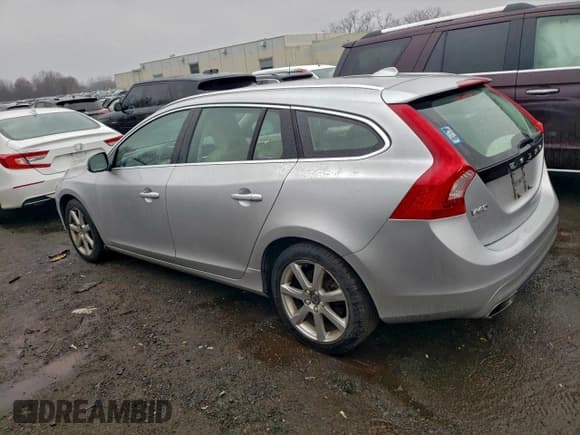 ✅ 2016 Volvo V60 T5 Drive-E Premier • VIN: YV140MEK5G1301414 • Lot: 93831515. Wystawiony na Copart z przebiegiem 126 599 mil. Bezpłatny archiwum sprzedaży aukcyjnych z USA i szczegółowy raport historii pojazdu na DreamBid. Zdjęcie 2.