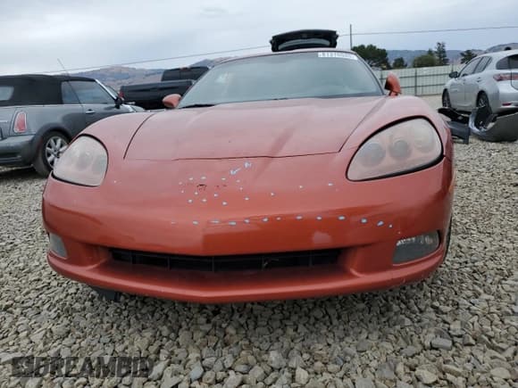 ✅ 2005 Chevrolet Corvette • VIN: 1G1YY24U755132485 • Lot: 81315535. Wystawiony na Copart z przebiegiem 112 188 mil. Bezpłatny archiwum sprzedaży aukcyjnych z USA i szczegółowy raport historii pojazdu na DreamBid. Zdjęcie 5.