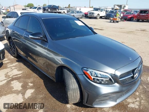 ✅ 2019 Mercedes-Benz C 300 • VIN: 55SWF8DB4KU315597 • Lot: 42873480. Wystawiony na IAAI z przebiegiem 56 169 mil. Bezpłatny archiwum sprzedaży aukcyjnych z USA i szczegółowy raport historii pojazdu na DreamBid. Zdjęcie 1.