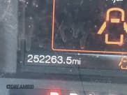 ✅ 2016 Ford F-150 XL • VIN: 1FTEX1CP4GFC85325 • Лот: 41949318. Опубликован ранее на IAAI с пробегом 252 263 миль. Бесплатный доступ к архиву аукционных продаж из США и подробный отчёт об истории автомобиля на DreamBid. Изображение 15.