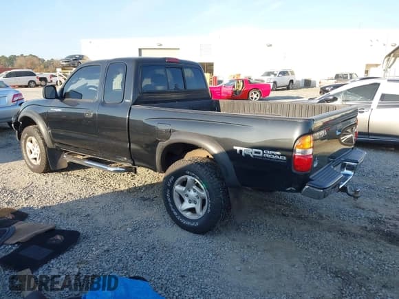 ✅ 2003 Toyota Tacoma PreRunner • VIN: 5TESN92N53Z284771 • Lot: 43742868. Listed on IAAI with 445,263 mi. Free auction sales archive from the USA and detailed vehicle history report at DreamBid. Image 3.