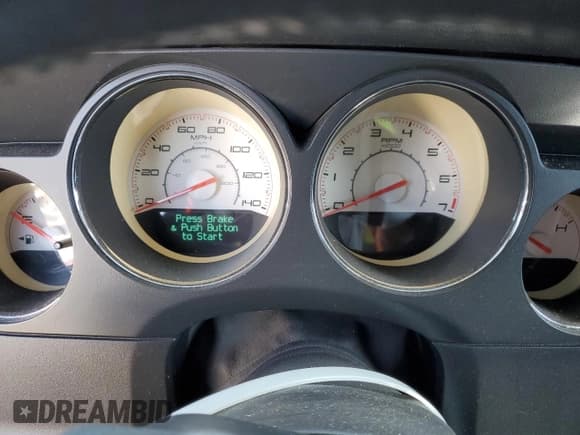 ✅ 2014 Dodge Challenger SXT • VIN: 2C3CDYAG4EH195569 • Lot: 75325134. Wystawiony na Copart z przebiegiem Nie podano. Bezpłatny archiwum sprzedaży aukcyjnych z USA i szczegółowy raport historii pojazdu na DreamBid. Zdjęcie 9.