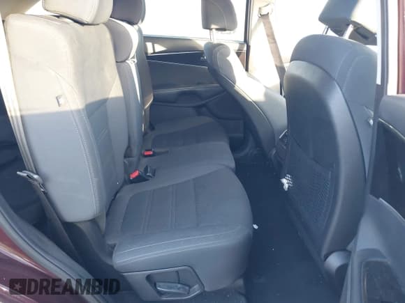 ✅ 2017 Kia Sorento LX • VIN: 5XYPGDA52HG326044 • Lot: 43462749. Listed on IAAI with 166,173 mi. Free auction sales archive from the USA and detailed vehicle history report at DreamBid. Image 8.